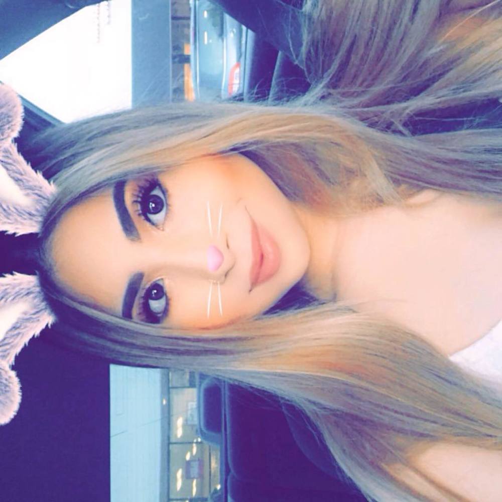 Meet your Posher, Lesly